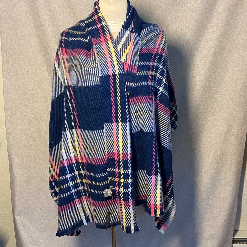 Vince Camuto Multicolor Plaid Knit Shawl. New.